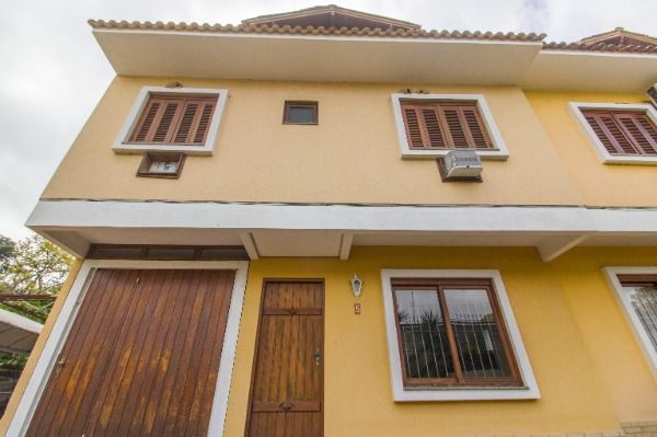 Casa Condominio com 165m², 3 dormitórios, 1 suíte, 3 vagas no bairro Ipanema em Porto Alegre para Comprar