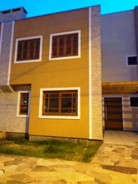 Casa com 76m², 2 dormitórios, 1 vaga no bairro Hípica Boulevard em Porto Alegre para Comprar