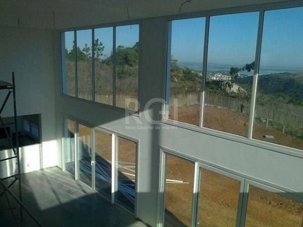 Casa Condominio para Venda - 500m², 4 dormitórios, sendo 3 suites, 4 vagas - Teresópolis