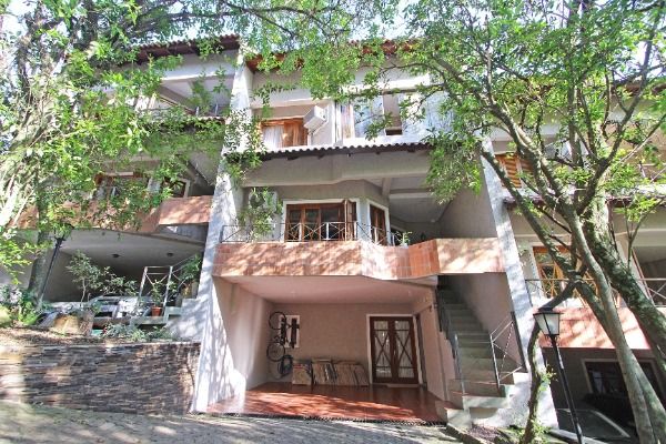 Casa com 365m², 3 dormitórios, 3 suítes, 2 vagas no bairro Jardim Isabel em Porto Alegre para Comprar