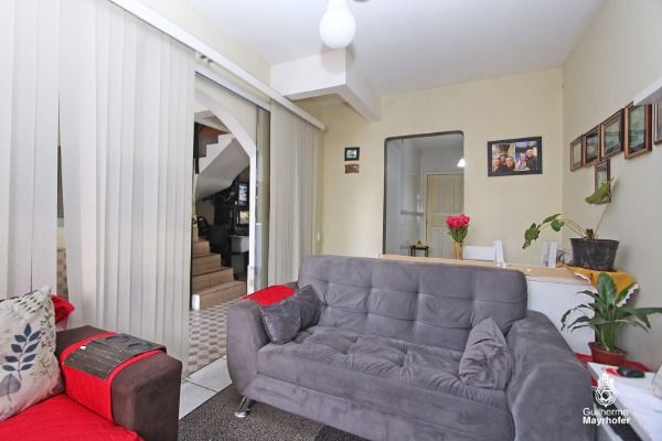 Casa com 98m², 3 dormitórios no bairro Nova Ipanema em Porto Alegre para Comprar