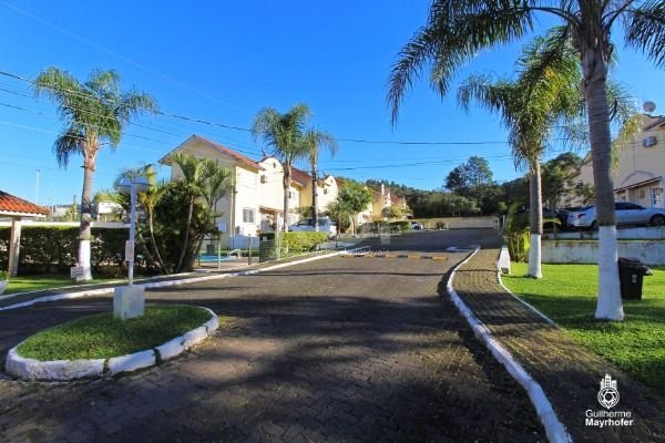 Casa com 118m², 2 dormitórios, 4 vagas no bairro Aberta Dos Morros em Porto Alegre para Comprar