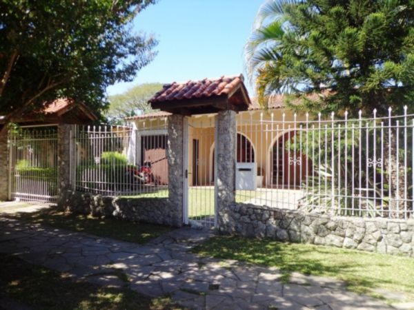 Casa com 259m², 3 dormitórios, 1 suíte, 2 vagas no bairro Jardim Isabel em Porto Alegre para Comprar