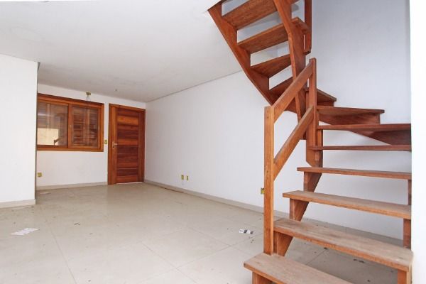 Casa para Venda - 164m², 3 dormitórios, sendo 3 suites, 2 vagas - Guarujá
