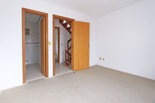 Casa para Venda - 164m², 3 dormitórios, sendo 3 suites, 2 vagas - Guarujá