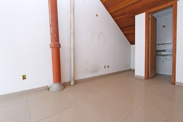Casa para Venda - 164m², 3 dormitórios, sendo 3 suites, 2 vagas - Guarujá