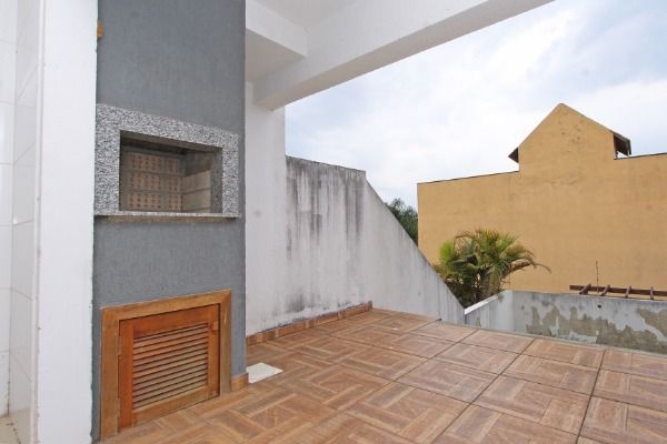 Casa para Venda - 164m², 3 dormitórios, sendo 3 suites, 2 vagas - Guarujá