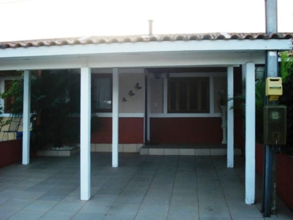 Casa com 47m², 2 dormitórios, 2 vagas no bairro Moradas Do Sul em Porto Alegre para Comprar