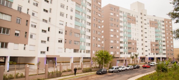 Apartamento com 50m², 2 dormitórios, 1 vaga no bairro Azenha em Porto Alegre para Comprar