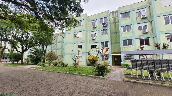 Apartamento com 47m², 2 dormitórios no bairro Camaquã em Porto Alegre para Comprar