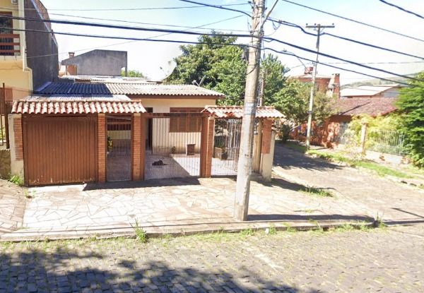 Casa com 202m², 2 dormitórios no bairro Vila Nova em Porto Alegre para Comprar
