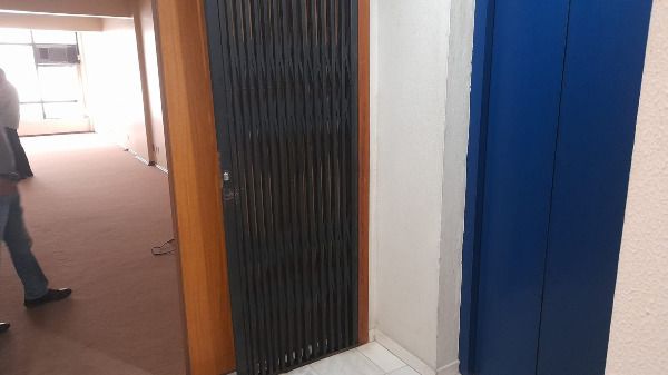 Conjunto/Sala em Porto Alegre, no bairro Centro Histórico, à venda.