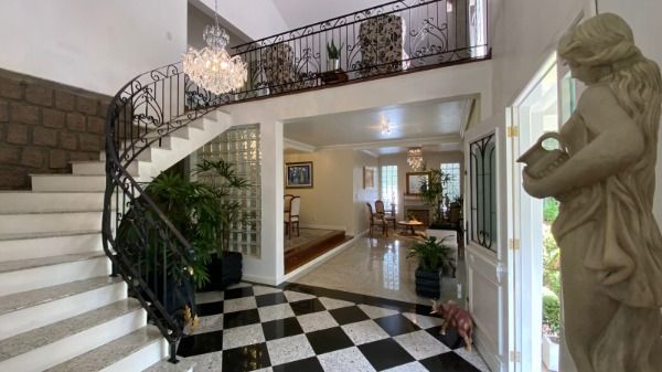 Casa Condominio em Porto Alegre, no bairro Cascata, com 3 dormitório(s), e 3 banheiros, à venda.