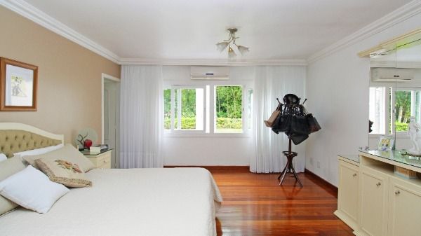 Casa Condominio em Porto Alegre, no bairro Cascata, com 3 dormitório(s), e 3 banheiros, à venda.