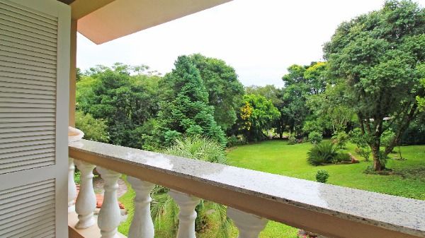 Casa Condominio em Porto Alegre, no bairro Cascata, com 3 dormitório(s), e 3 banheiros, à venda.