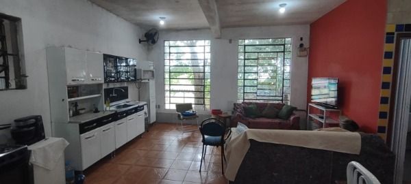 Casa com 200m², 3 dormitórios, 3 suítes, 3 vagas no bairro Espirito Santo em Porto Alegre para Comprar