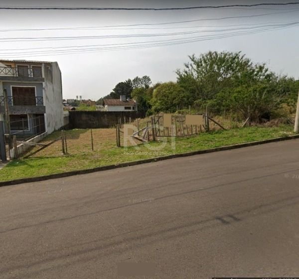 Terreno em Porto Alegre, no bairro Guarujá, à venda.