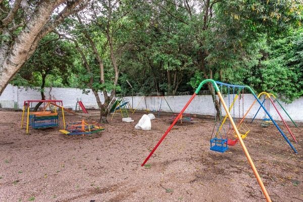 Apartamento em Porto Alegre, no bairro Jardim Sabará, com 2 dormitório(s), e 2 banheiros, à venda.