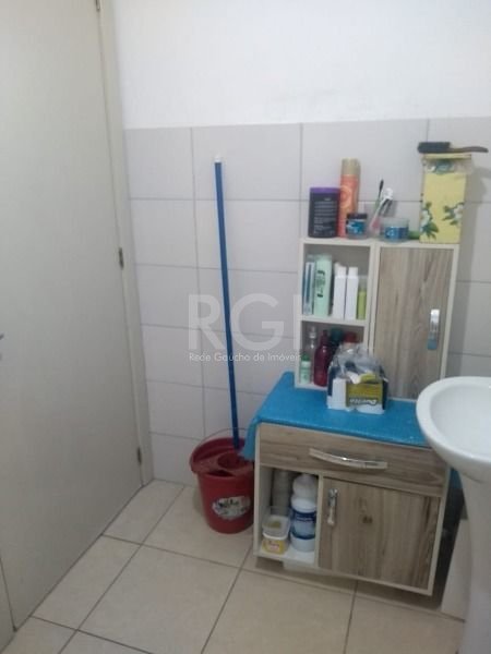 Apartamento em Porto Alegre, no bairro Restinga, com 2 dormitório(s), e 2 banheiros, à venda.