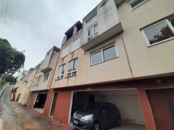 Casa Condominio com 180m², 3 dormitórios, 1 suíte, 2 vagas no bairro Ipanema em Porto Alegre para Comprar