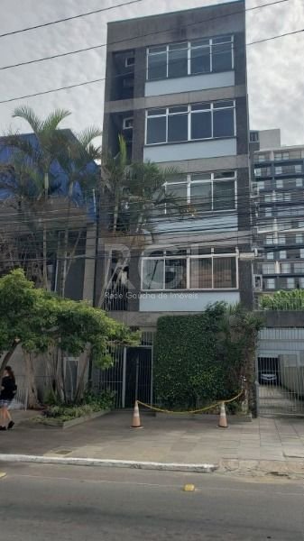 Conjunto/Sala com 38m² no bairro Menino Deus em Porto Alegre para Comprar