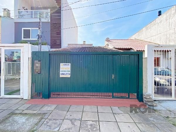 Casa com 70m², 2 dormitórios, 2 vagas no bairro Aberta dos Morros em Porto Alegre para Comprar