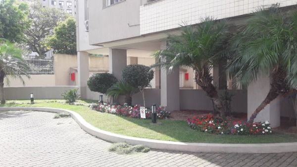 Box em Porto Alegre, no bairro Jardim Botânico, à venda.