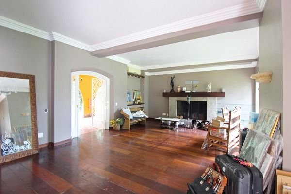 Casa em Porto Alegre, no bairro Pedra Redonda, com 7 dormitório(s), e 7 banheiros, à venda.