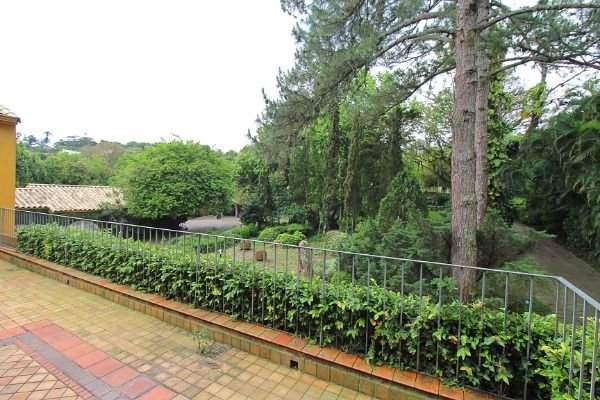 Casa em Porto Alegre, no bairro Pedra Redonda, com 7 dormitório(s), e 7 banheiros, à venda.