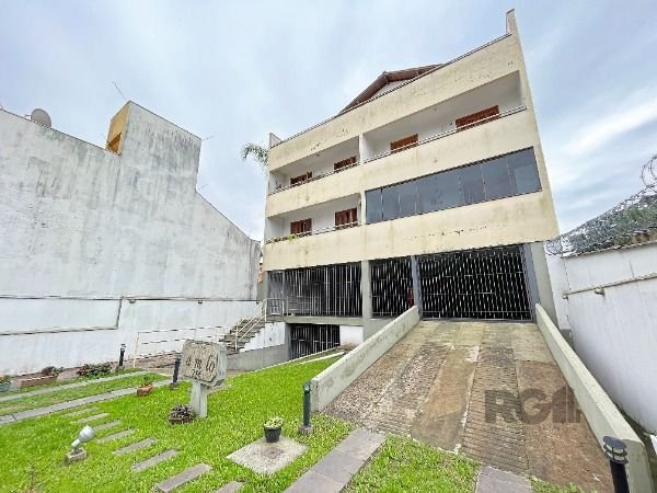 Apartamento com 109m², 2 dormitórios, 1 vaga no bairro Medianeira em Porto Alegre para Comprar