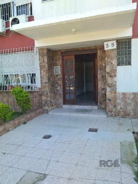 Apartamento JK em Porto Alegre, no bairro Jardim Leopoldina, com 1 dormitório(s), e 1 banheiros, à venda.