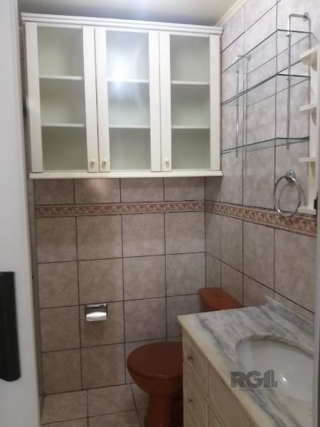 Apartamento JK em Porto Alegre, no bairro Jardim Leopoldina, com 1 dormitório(s), e 1 banheiros, à venda.