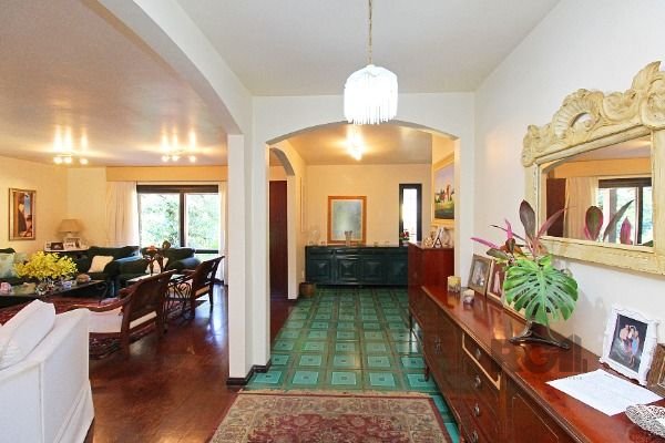 Casa Condominio em Porto Alegre, no bairro Cavalhada, com 4 dormitório(s), e 4 banheiros, à venda.
