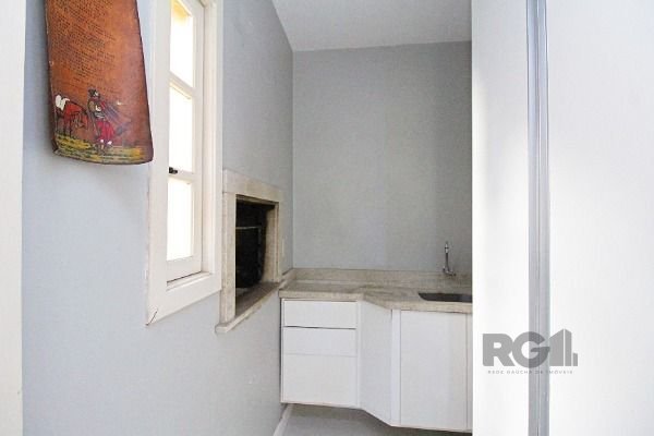Casa Condominio em Porto Alegre, no bairro Cavalhada, com 4 dormitório(s), e 4 banheiros, à venda.