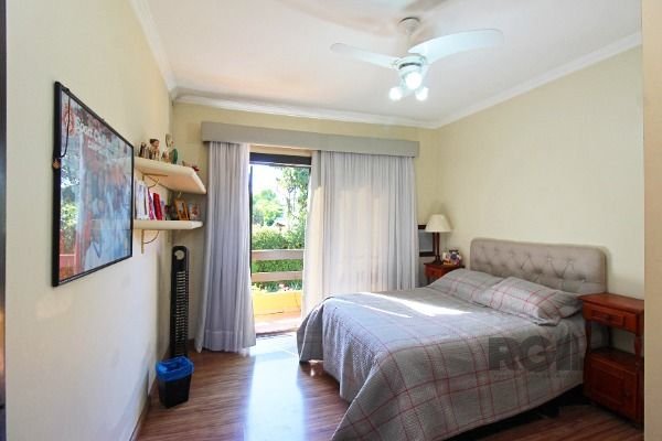 Casa Condominio em Porto Alegre, no bairro Cavalhada, com 4 dormitório(s), e 4 banheiros, à venda.