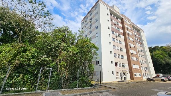 Apartamento com 49m², 2 dormitórios, 1 vaga no bairro Vila Nova em Porto Alegre para Comprar