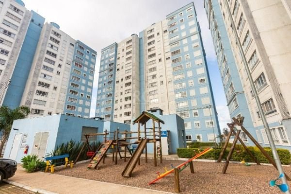 Apartamento com 53m², 2 dormitórios, 1 vaga no bairro Jardim Leopoldina em Porto Alegre para Comprar