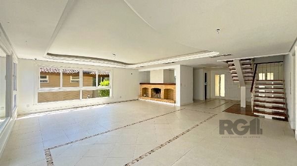 Casa no Jardim do Sol com 4D, sendo 2 suítes e 4 vagas de garagem