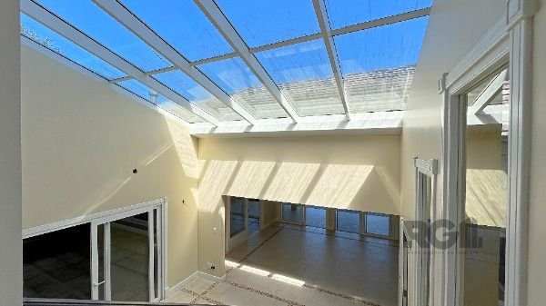 Casa no Jardim do Sol com 4D, sendo 2 suítes e 4 vagas de garagem
