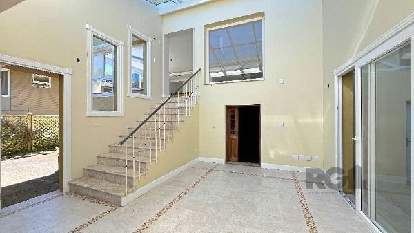 Casa no Jardim do Sol com 4D, sendo 2 suítes e 4 vagas de garagem
