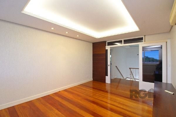 Casa no Jardim do Sol com 4D, sendo 2 suítes e 4 vagas de garagem