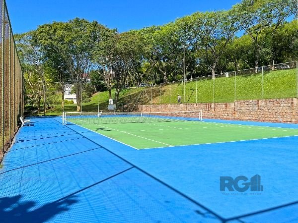 Casa no Jardim do Sol com 4D, sendo 2 suítes e 4 vagas de garagem
