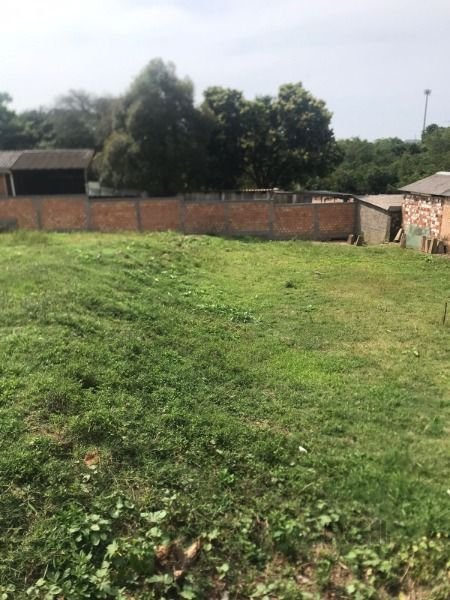 Terreno em Porto Alegre, no bairro Tristeza, à venda.