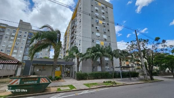 Apartamento com 68m², 3 dormitórios, 1 suíte, 1 vaga no bairro Camaquã em Porto Alegre para Comprar