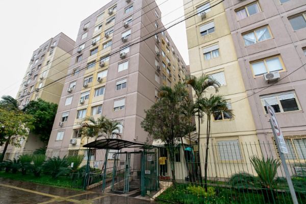 Apartamento com 42m², 1 dormitório no bairro Santana em Porto Alegre para Comprar