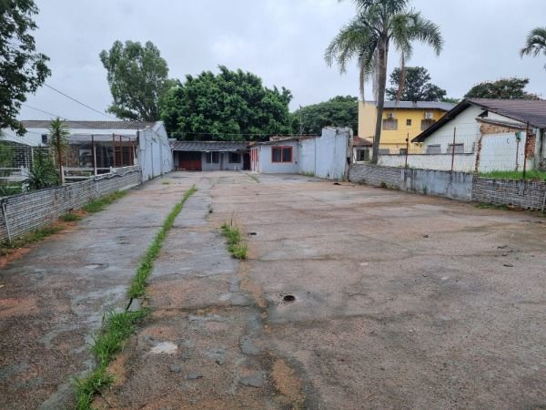 Terreno com 550m² no bairro Cavalhada em Porto Alegre para Comprar