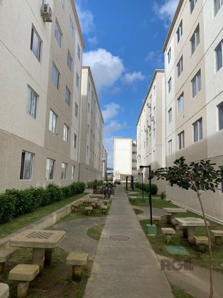 Apartamento com 41m², 2 dormitórios, 1 vaga no bairro Restinga Nova em Porto Alegre para Comprar
