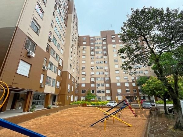 Apartamento com 41m², 1 dormitório, 1 vaga no bairro Cristal em Porto Alegre para Comprar