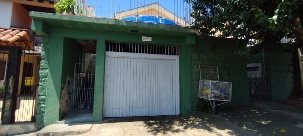 Casa com 170m², 3 dormitórios, 1 vaga no bairro Tristeza em Porto Alegre para Comprar
