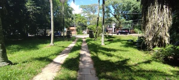 Terreno em Porto Alegre, no bairro Pedra Redonda, à venda.